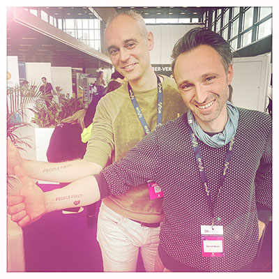 Gernot Bayer und Andreas Scheffer, Inhaber der Video Agentur DAS GUTE WERK Bewegtbild auf der Digital Recruiting Conference x Expo 2024.